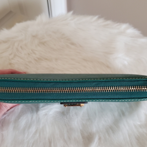 Dooney & Bourke Saffiano large zip around wallet - Picture 5 of 9